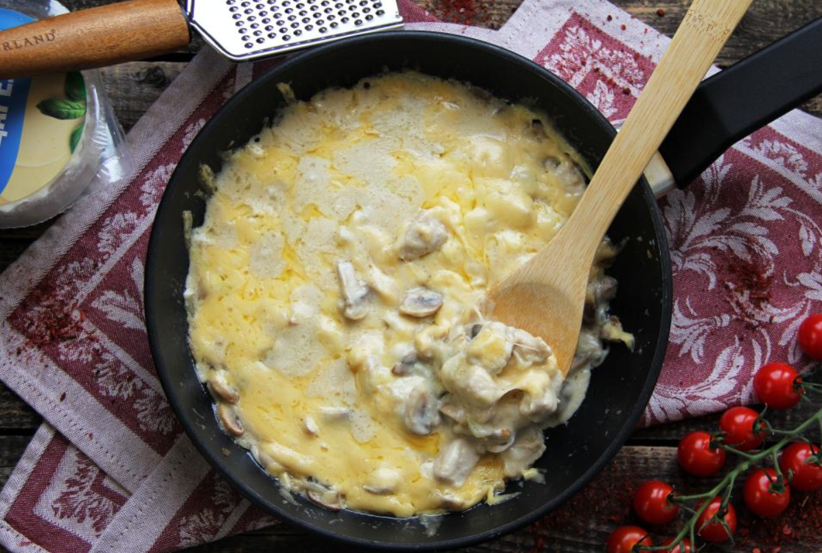 Жюльен с курицей и грибами