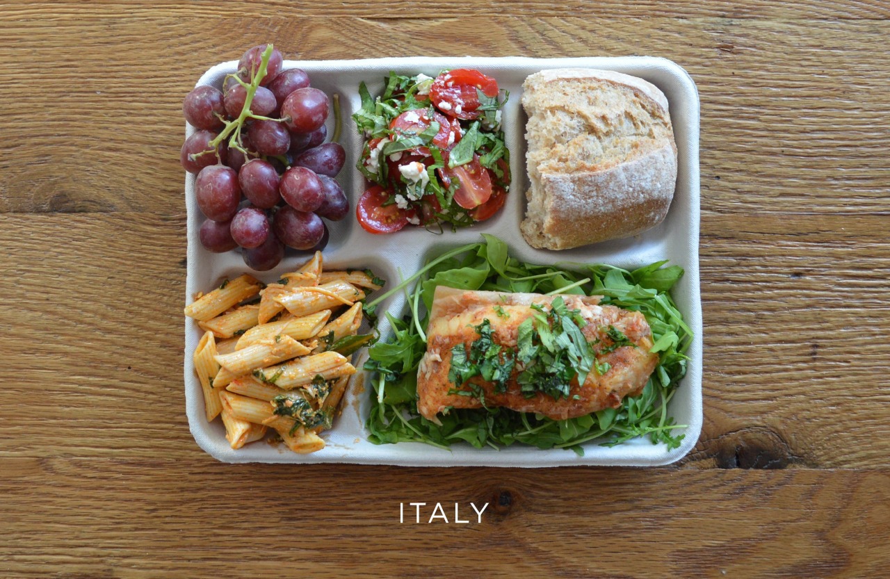 Еду по россии еду до конца. Школьный обед в Италии. Школьные обеды в Финляндии. Еда в итальянских школах.