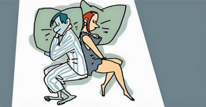 10 поз во сне, которые четко характеризуют отношения пары