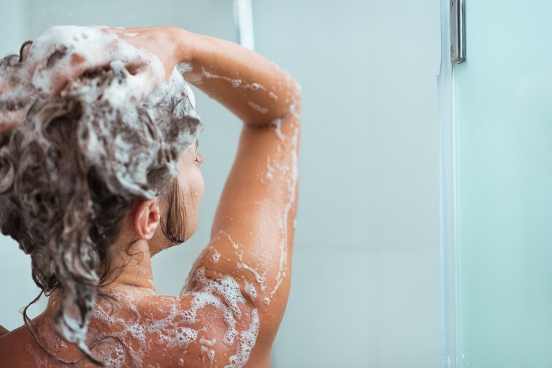 Как перестать мыть голову каждый день?