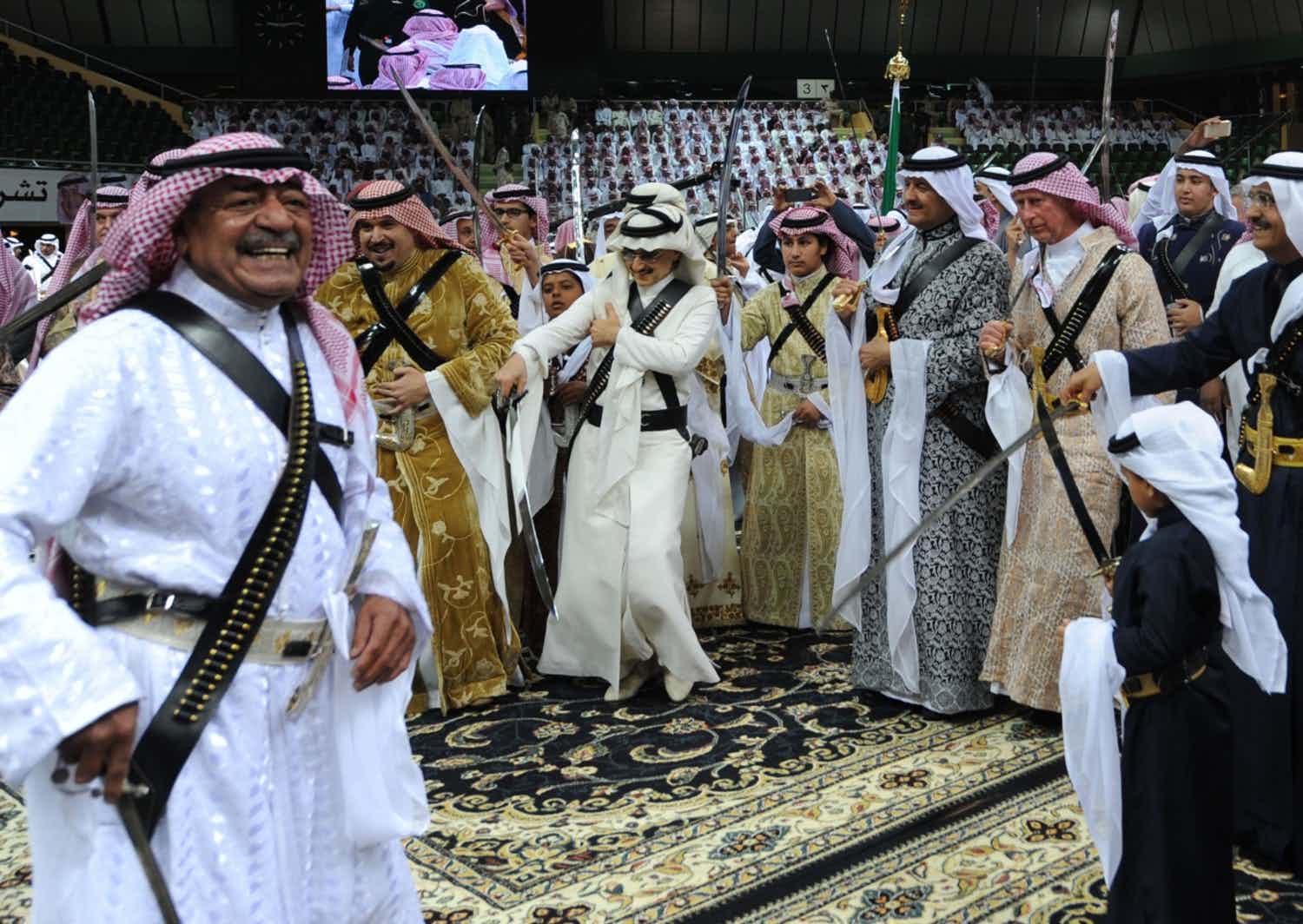 Саудовская аравия семья. Королева Саудовской Аравии. Семья Аль Сауд. Династия саудитов в Саудовской Аравии. Семья саудитов Королевская.