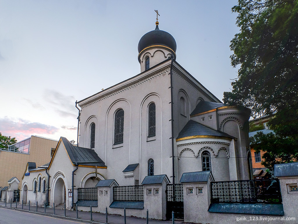 Старообрядческая церковь. Старообрядческий храм на Остоженке. Храм Покрова Пресвятой Богородицы на Остоженке. Турчанинов переулок. Остоженская Старообрядческая община.