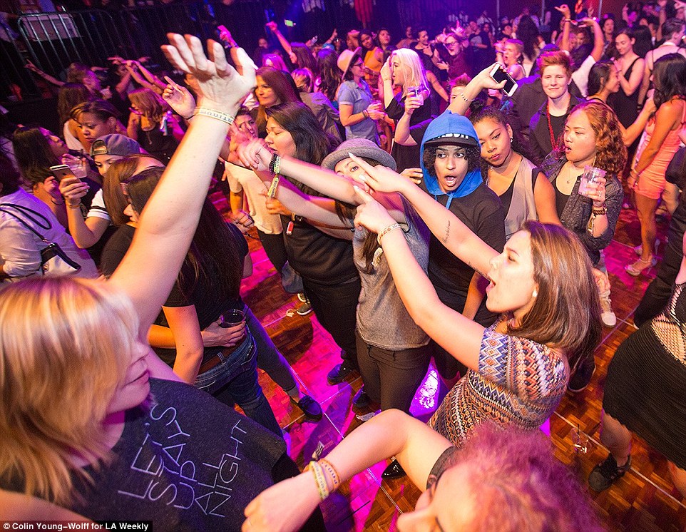 В Уфе подпольный ЛГБТ-клуб устраивает вечеринки без масок